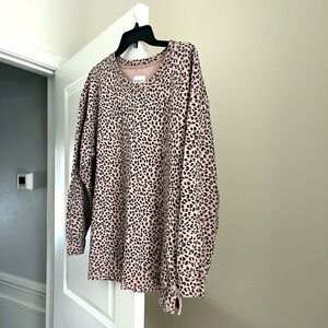 Abercrombie leopard oversized sweatshirt size XL with side snaps barely worn